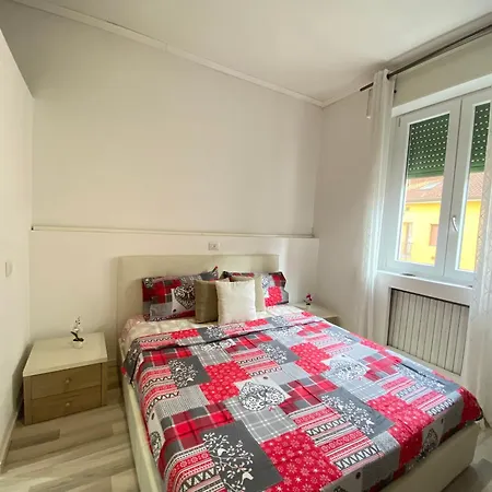 Lugano S&s Home, Moderna E Tranquilla, Vicino Al Centro Di Milano, Con Parcheggio Gratuito Esterno *