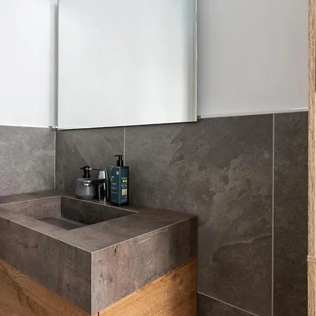 Con Terrazzo Sui Tetti Milanesi Appartement
