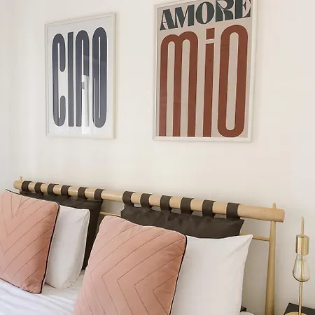 The Boutique - Steps Away From The Duomo Area Апартаменты *