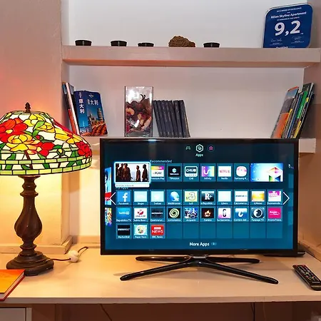 Skyline In Citta Studi A 1 Minuto Dal Metro Con Terrazzo Wi-fi E Netflix * 米兰