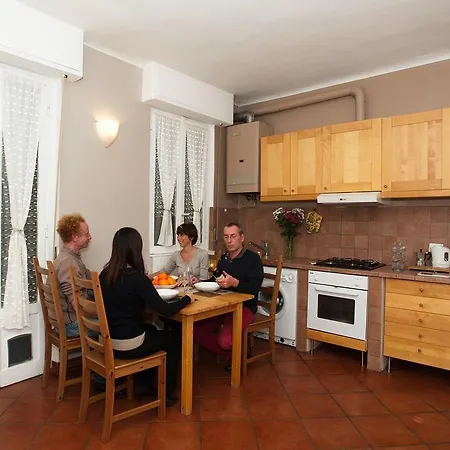 Skyline In Citta Studi A 1 Minuto Dal Metro Con Terrazzo Wi-fi E Netflix Apartament *