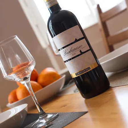 Skyline In Citta Studi A 1 Minuto Dal Metro Con Terrazzo Wi-fi E Netflix Apartament *