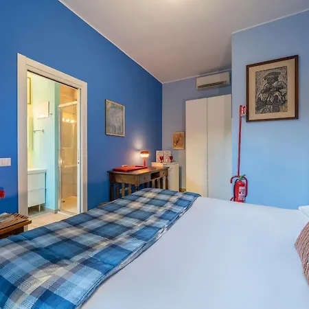 Privata Bagno E Balcone Duomo 게스트하우스 3*