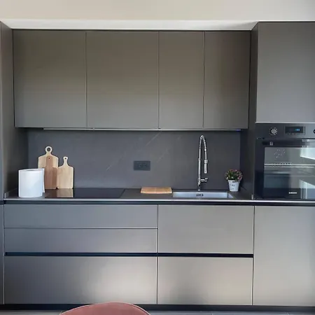 Davide Host | Da Giulietta, 20 Min To Duomo Apartment Mailand