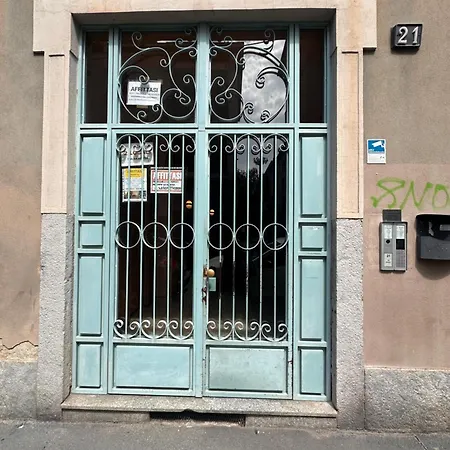 Porta Romana-center Milan-a Modern House Of Design Milano
