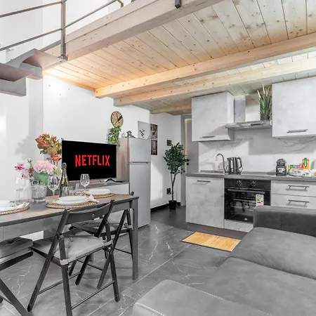 Porta Venezia Duomo 1 شقة