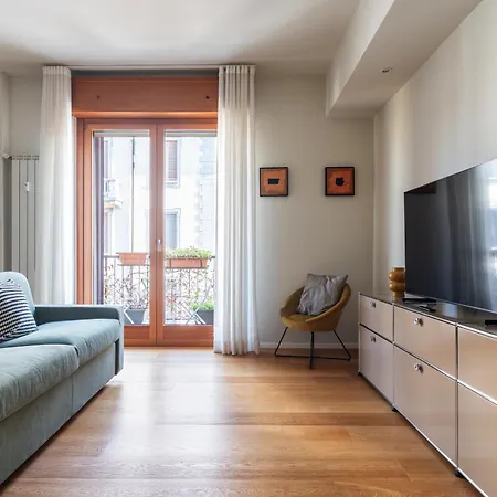 Fusetti Elegante Con Balcone In Zona Navigli