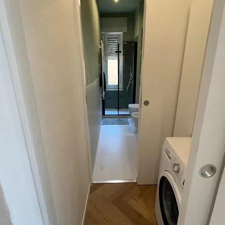 Apartament Lovely One Bedroom Flat With Terrace In Via Sebino