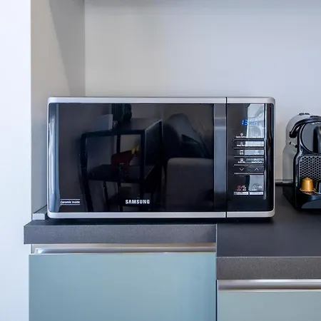 Elegant And Modern In ميلان