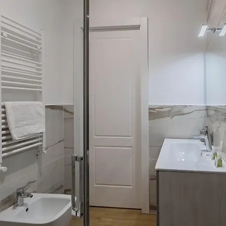 Wonderful In Design District - 2 Bedroom Апартаменты Милан