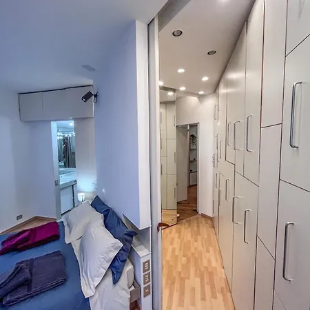 Free Private Parking 120 Mq Duomo 15 A Piedi Apartmán *