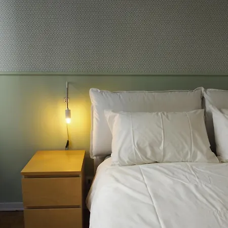 Spacious And Bright Two-room In Bocconi *