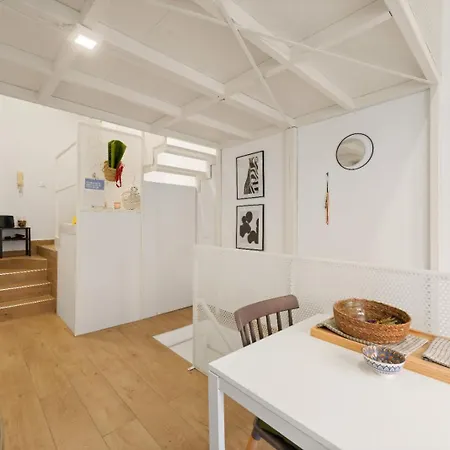 Center - With Ac, Wifi - Station 10' Milano