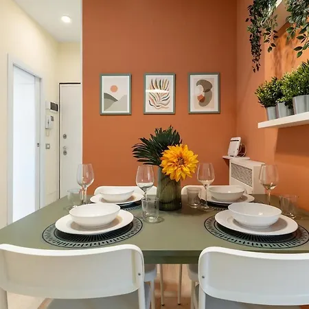 S&m Apartments- Urban Stripes 2 Bedrooms Near Underground M2 And Navigli Lägenhet *