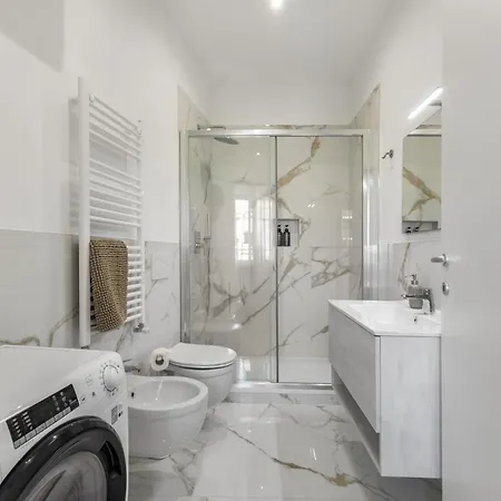 Centrale-duomo 10min - La Dolce - Metro Loreto 4min Milan