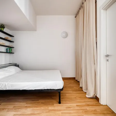 Hostmate - - Lunigiana - Stazione Apartment *