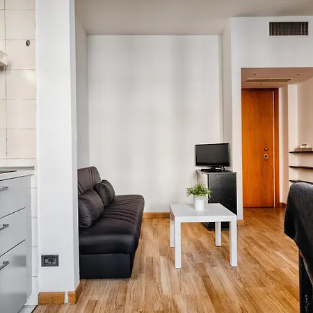 Hostmate - - Lunigiana - Stazione 米兰