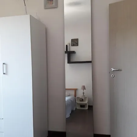 Brand New - 5 Minutes From Istria Metro Station 公寓