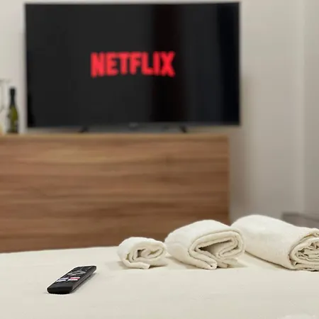 A Stone's Throw From The Metro *