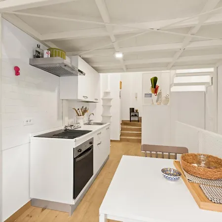 Center - With Ac, Wifi - Station 10' Milano