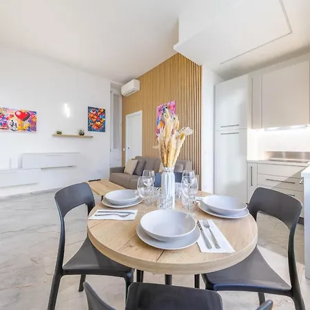 Luna Apartment, Luxurious 1bdr In The Center, Wifi * 米兰