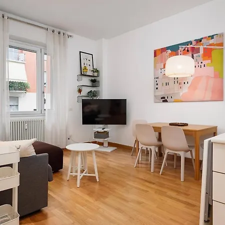 Apartment Holi California - Lovely With Metro Steps Away