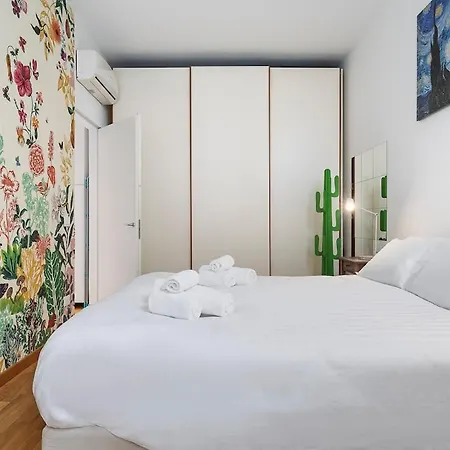 Appartamento Holi California - Lovely With Metro Steps Away Milano