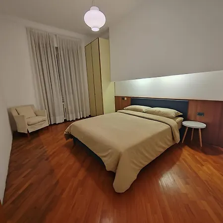 Spacious With Three Bedroom And Large Kitchen