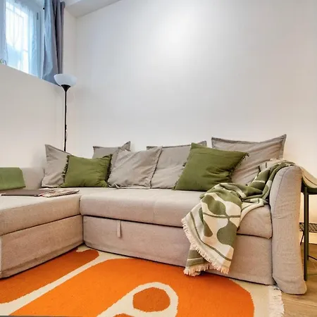 Stylish - M4 Frattini, 15 Mins To Duomo Apartment Milan