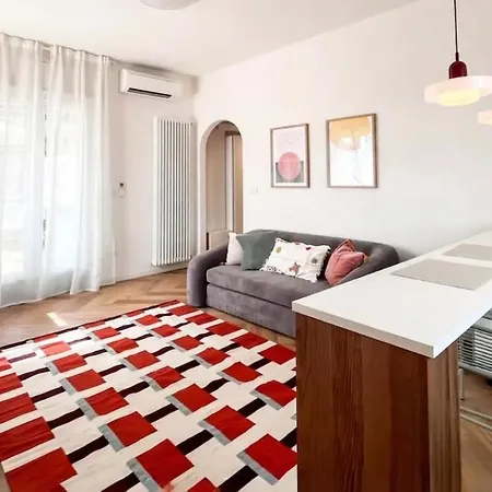 Lovely One Bedroom Flat With Terrace In Via Sebino * Mediolan
