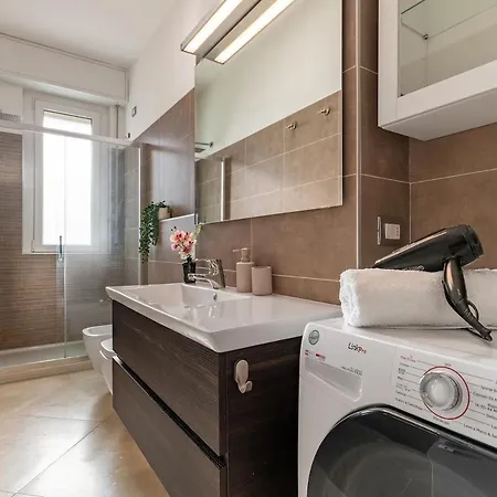 Lägenhet S&m Apartments- Urban Stripes 2 Bedrooms Near Underground M2 And Navigli *