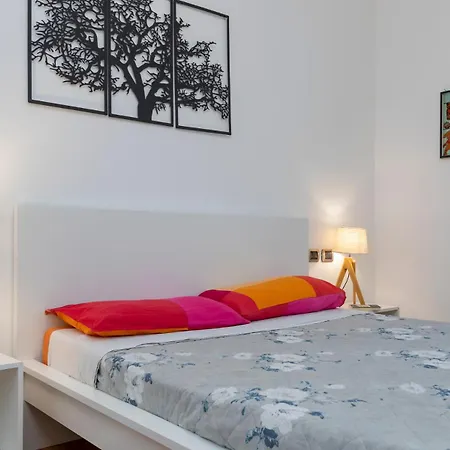 I-host - Copernico Appartement *