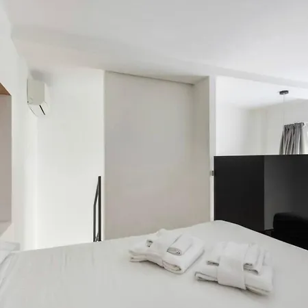 아파트 Giusti Two-bedroom Duplex - Arco Della Pace & Sempione Park - Sleeps 5 *