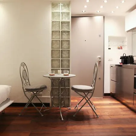 Hacca Collection - Charming In Corso Magenta Milánó