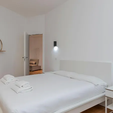 Apartament I-host - Bronzino 7 Mediolan
