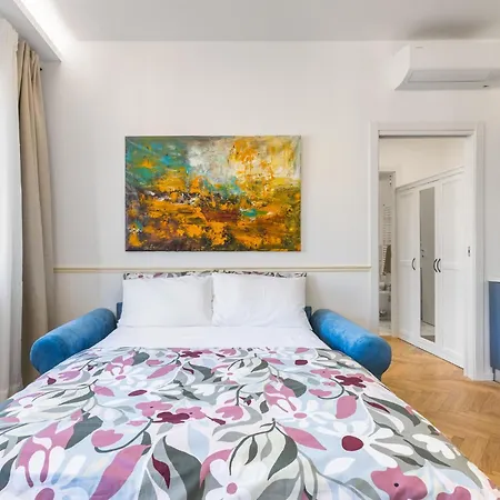 Centrale-duomo 10min - Bluedream - Metro Loreto 4min Апартаменты *