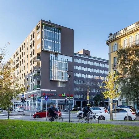 아파트 Duomo 7 Min - 3 Bedrooms, Terrace & Parking 밀라노