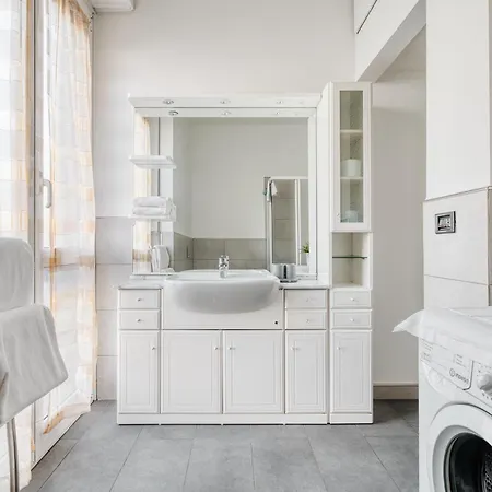 Hostmate - - Lunigiana - Stazione