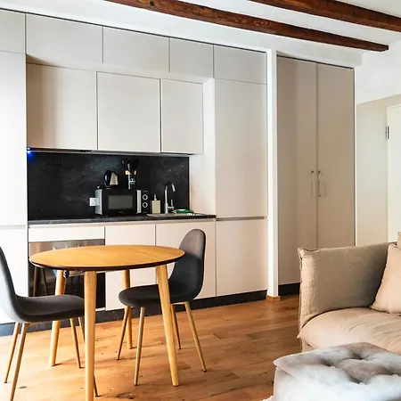 Youhosty - Bezzecca 1 Apartmán *