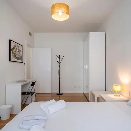 Elegant And Modern In 公寓