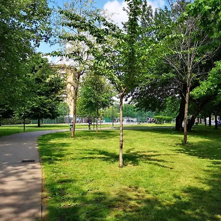 Brand New - 5 Minutes From Istria Metro Station 公寓