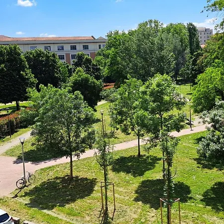 公寓 Brand New - 5 Minutes From Istria Metro Station