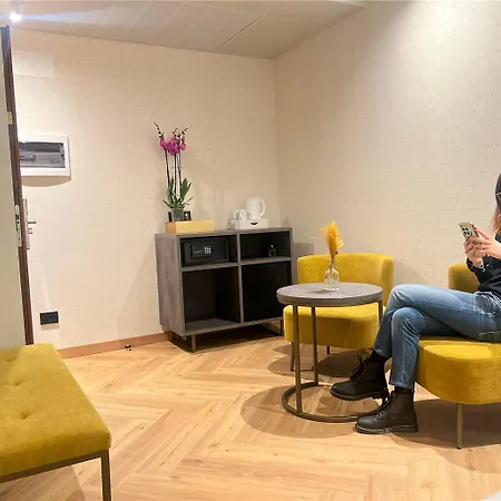 Western Madison Hotel 4*