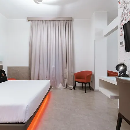 蒙特拿破仑大道套房酒店 4*