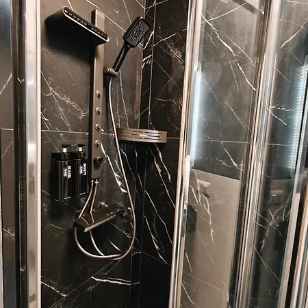 Sakura Nocleg ze śniadaniem Mediolan