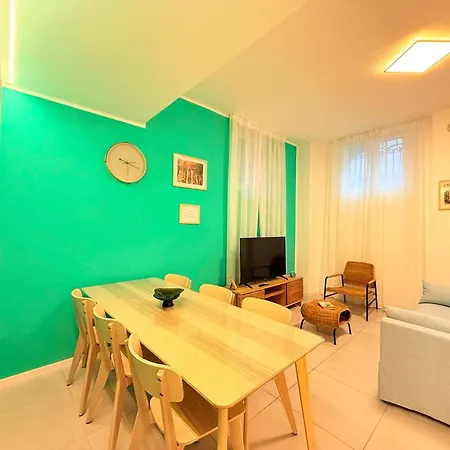 New In The Prada Foundation * Milánó