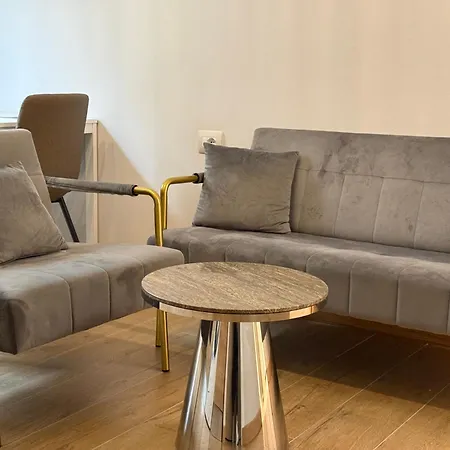 아파트 - 2br 2ba - 5 Min Walk To Metro & Train 밀라노