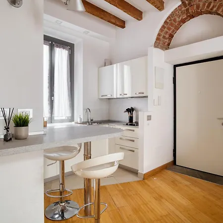 דירה Navigli Modern In Design Area By Mastery מילאנו