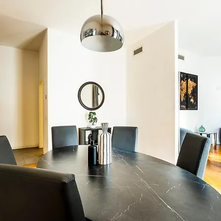 شقة Exclusive 3 Bedrooms Near Duomo