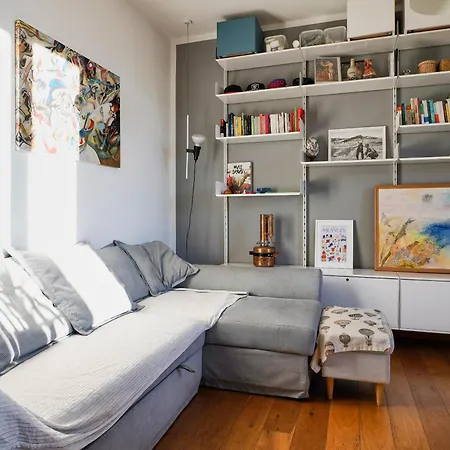 Апартаменты Modern Bright And